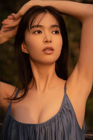 开了女儿的小花包