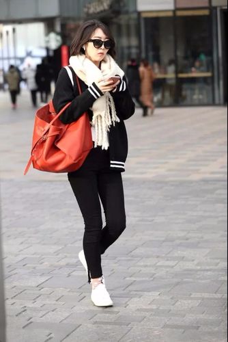 无人区的玫瑰歌曲原唱